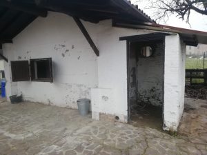 casotto-esterno-prima-dei-lavori-di-ristrutturazione-1